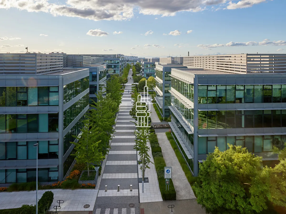 Pronájem kanceláře 1057 m²